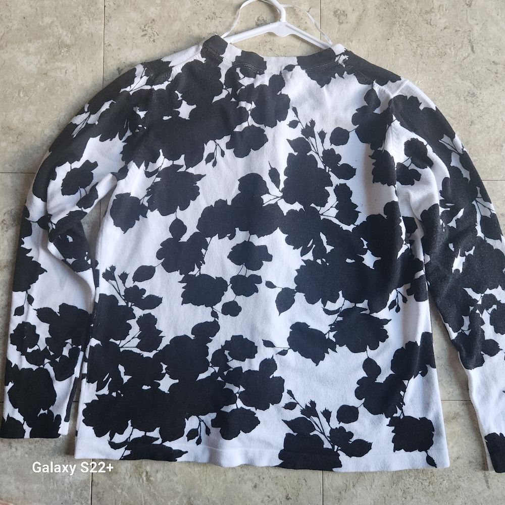 C23 White Stag sweater white w/black floral button up long sleeve mid length - Picture 7 of 10